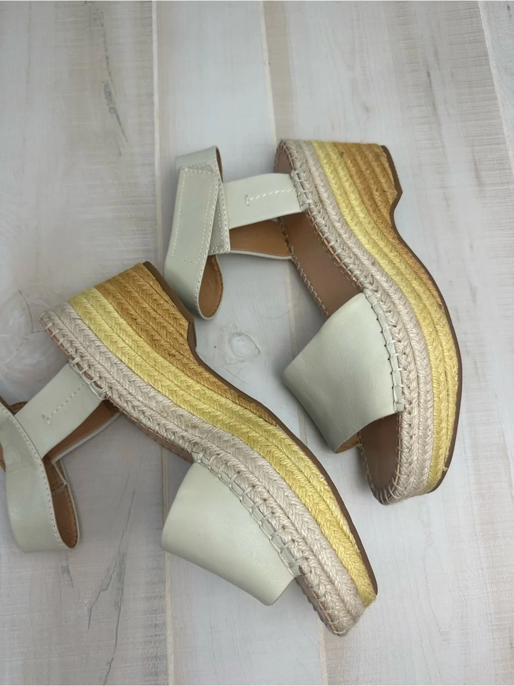 Frye & Co Women’s Cream Espadrille Wedge Sandals